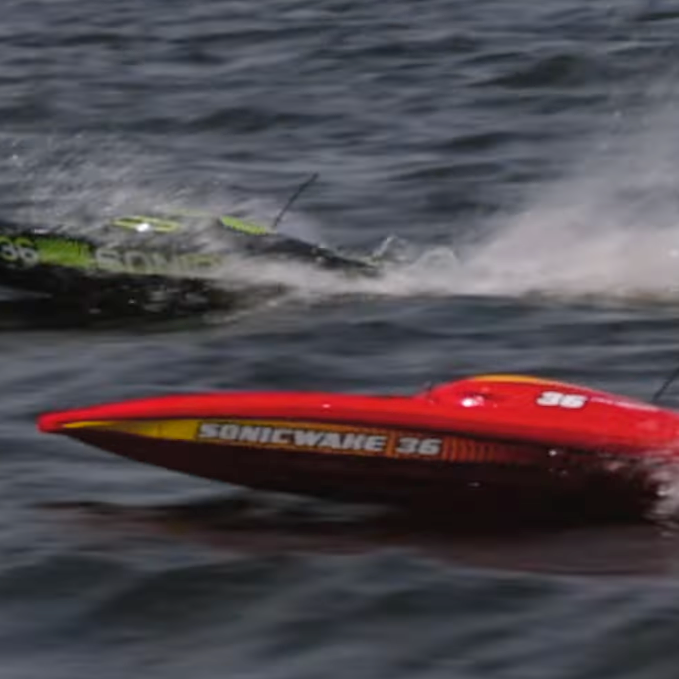 ProBoat Sonicwake 36 V3 8S self-righting Deep-V RC boat speed run on water
