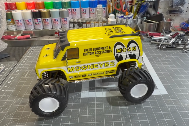 京商フェイザー Mk2 マッドバン MOONEYES レビュー｜本物の個性を持つ